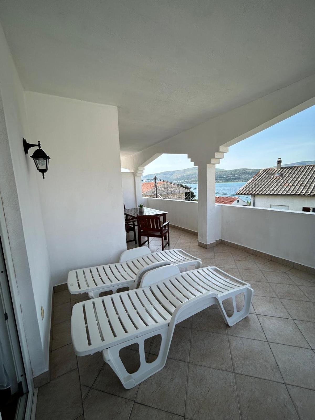 Apartmani Grgic Трогир Экстерьер фото