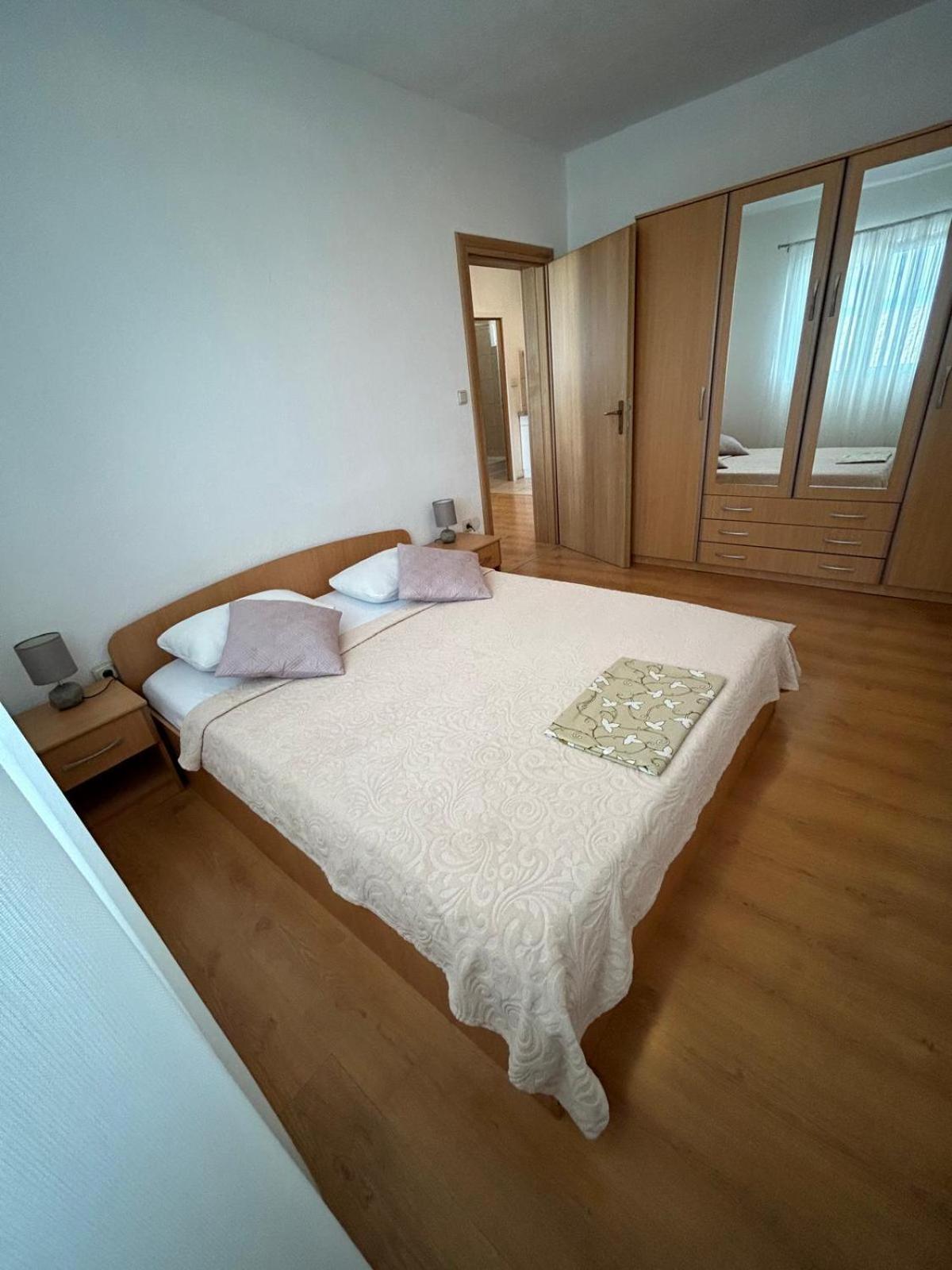 Apartmani Grgic Трогир Экстерьер фото
